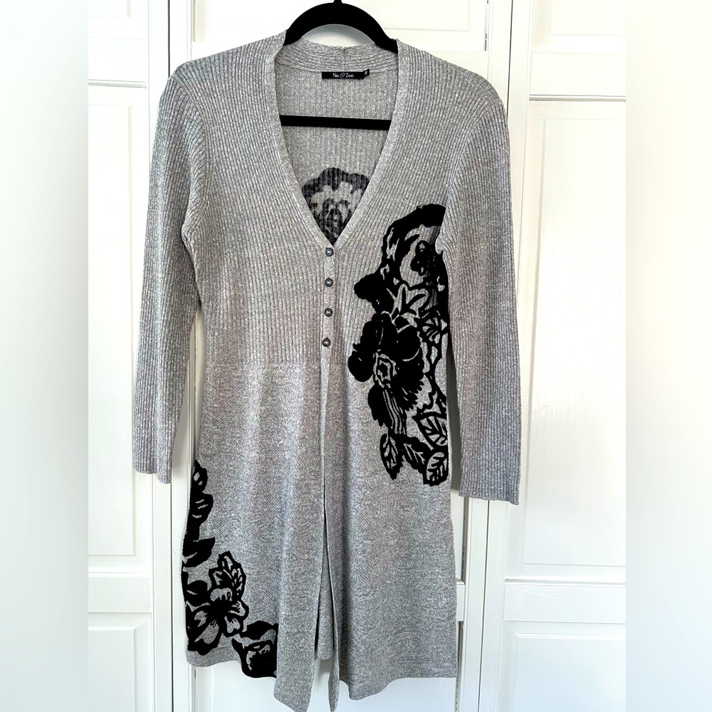 NIC+ZOE Gray and Black Floral Sweater